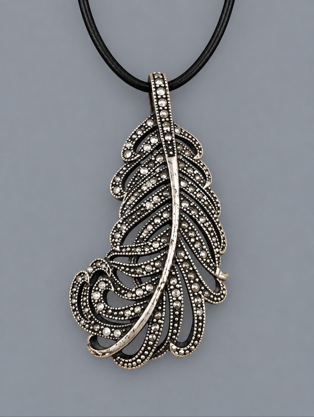 Vtg FOSSIL Silver Antique Style Crystal Feather Pendant Rope Necklace
